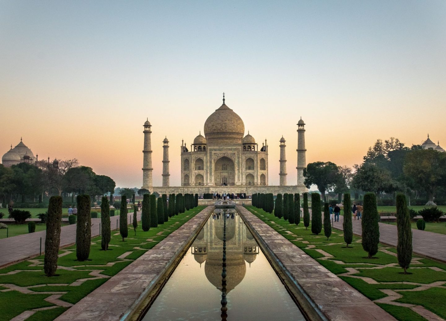 virtual travel experiences: Taj Mahal